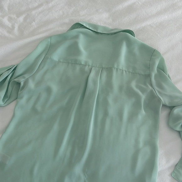 Mint Express Portofino Button-Up Blouse - Picture 4 of 5